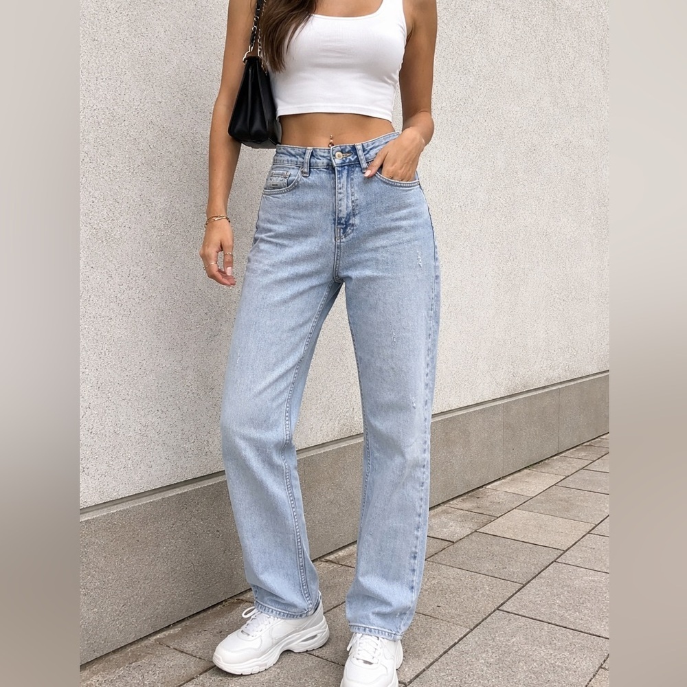 Cracpot Mom Fit Light Blue Jeans - Size 26, High Rise, Almost New